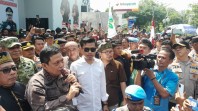 Ribuan Massa KOMMARI Geruduk Kejati Riau, Ini Tuntutannya!