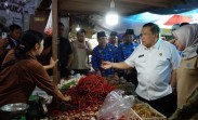 Antisipasi Kenaikan Bahan Pokok Jelang Nataru, Plt Gubri SF Hariyanto Tinjau Gudang Distributor dan Pasar