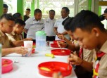 Komit Dukung Program MBG, Gubri Datangi SMAN 5 dan SMAN 15 Pekanbaru