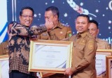 Komit Perluas Akses Bantuan Hukum, Gubri Diganjar Penghargaan dari Menteri Hukum