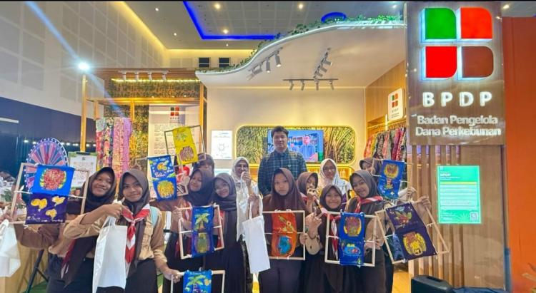 Stand Sawit Milik BPDP jadi Primadona di Surabaya Great Expo 2025