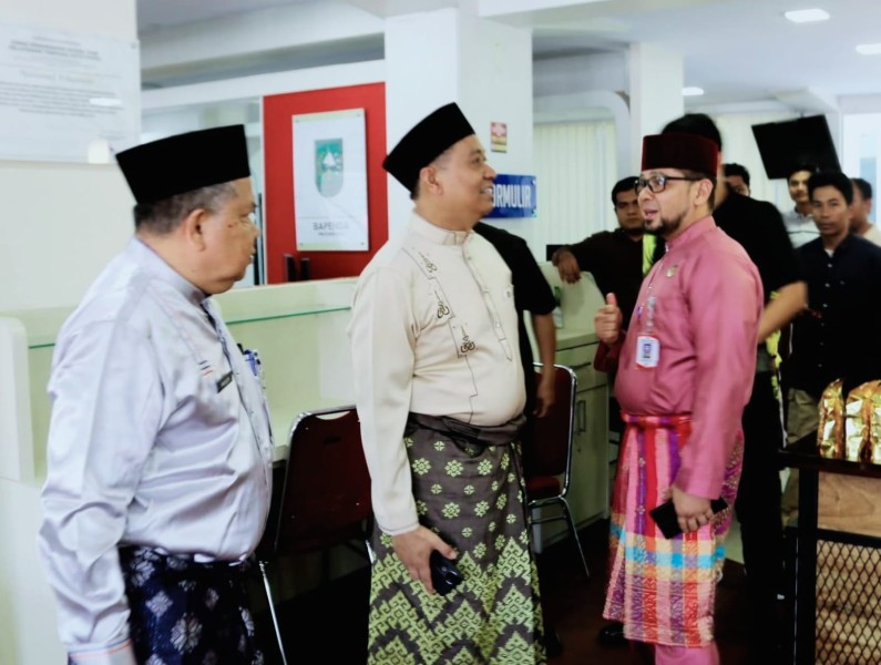 Wawako Minta Berikan Pelayanan Terbaik untuk Warga