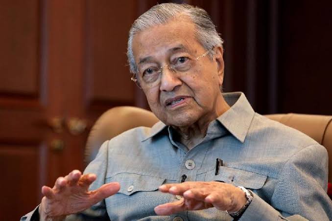 Bangsa Melayu Jatuh ke Tangan Pendatang