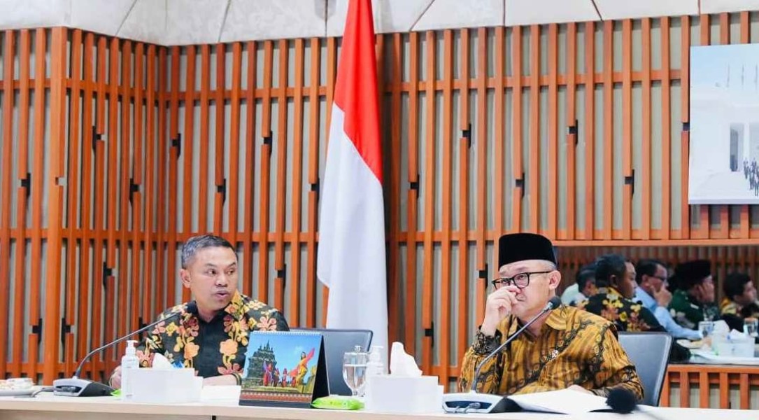 Perjuangkan 68 Sekolah Rusak, Gubri Datangi Mendikdasmen