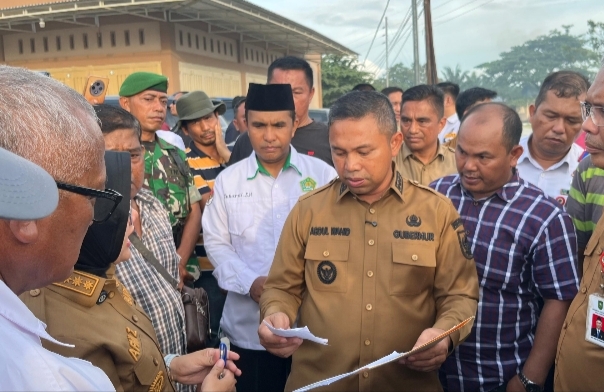 Usai Warga Blokir Jalan Lintas Minas-Perawang, Gubri : Segera Dilakukan Perbaikan Maksimal