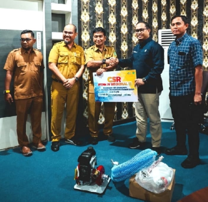 Perkuat BPBD Riau Tangani Karhutla, PTPN IV PalmCo Bantu 15 Mesin Damkar