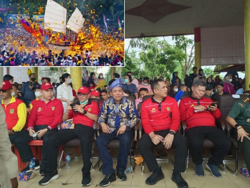 Zulkifli Indra Berbaur dengan Warga Tionghoa di Festival Bakar Tongkang, Disambut Antusias