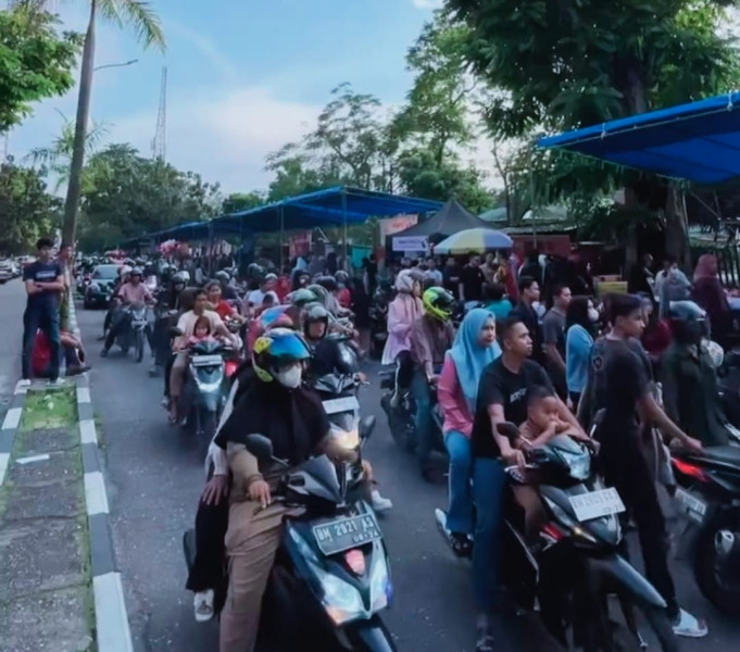Pasar Ramadan WR Supratman Tempatnya Warga Berburu Pebukaan