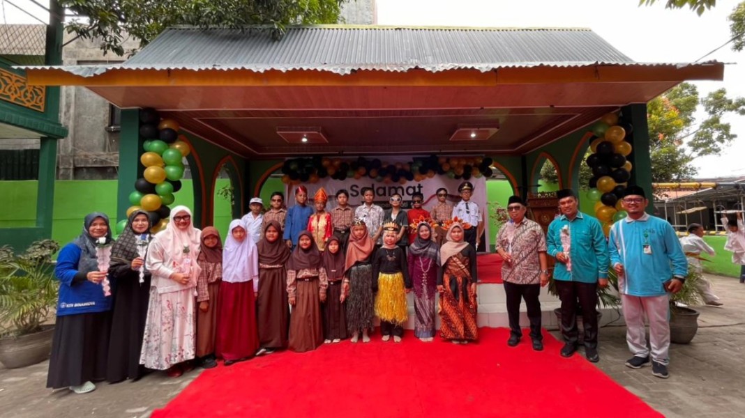 Semarak Hari Guru Nasional 2025 SDIT Darul Hikmah Pekanbaru