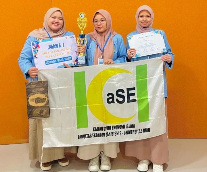 Selamat, Mahasiswa FEB UNRI Raih Juara 1 SBPC Islamic Economic Competition Fair 2025 di Universitas Jambi