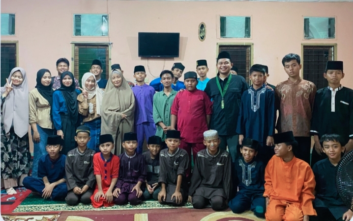 HMI Gelar Aksi Sosial Ramadan, Berbagi Takjil, Sahur On The Road, dan Santunan ke Panti Asuhan