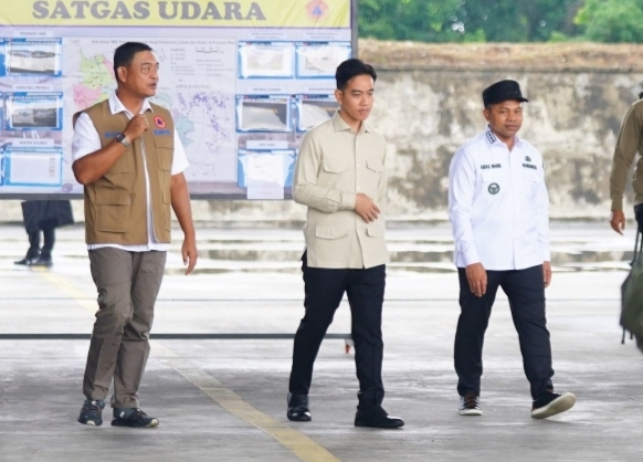 Wapres Gibran Tiba di Pekanbaru, Deputi Bidang Penanganan Darurat BNPB Langsung Lapor Asap di Malaysia Bukan Kiriman Indonesia