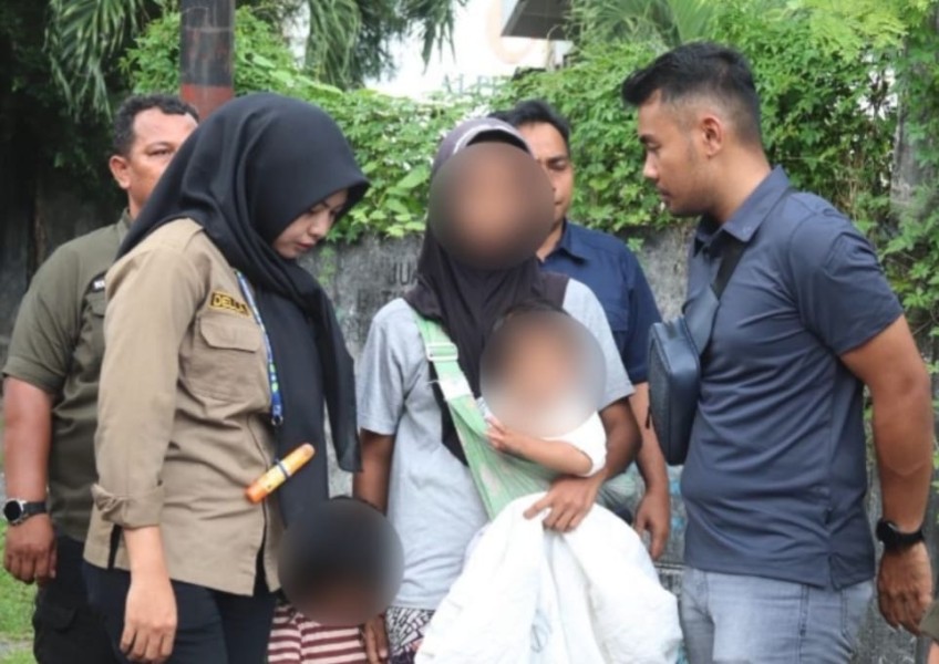 Razia Gepeng, Tim Gabungan Amankan Ibu-ibu yang Bawa Anaknya Mengemis