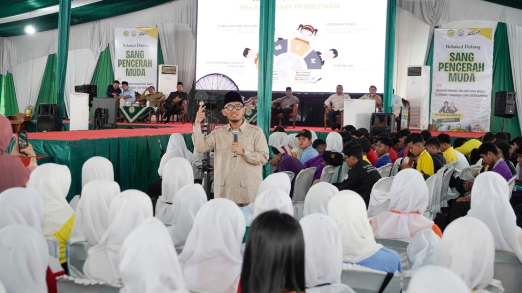 Beri Kuliah Umum, Wamen Haji dan Umrah Ajak Mahasiswa UMRI Kembangkan Nalar Kritis Berlandaskan Tauhid