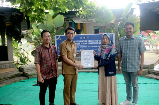 Tim Pengabdian Masyarakat Teknik Informatika Politeknik Negeri Bengkalis Bimtek dan Soft Launching Aplikasi “HUGS+ME”