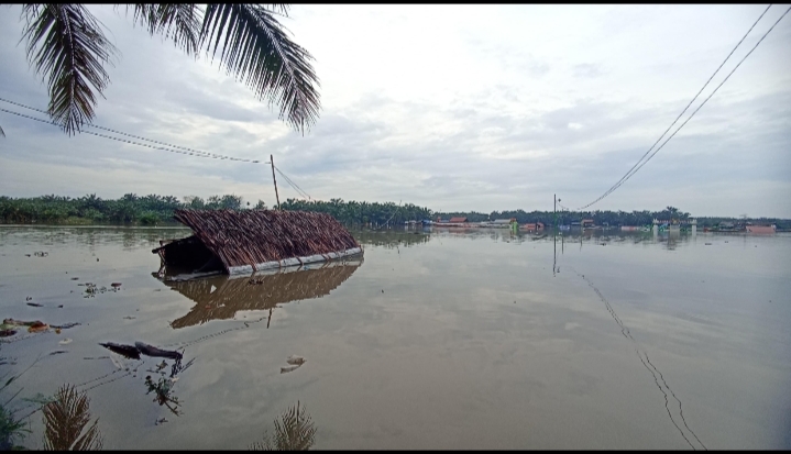 Wisata Pulau Cinta Tenggelam, Ekonomi Masyarakat Menurun