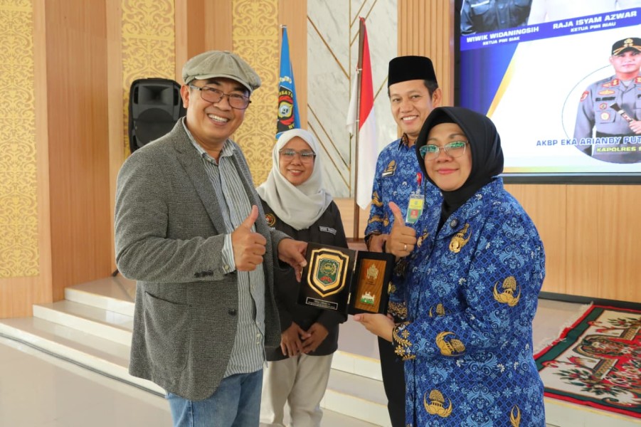 Bupati Afni Buka Seminar Jurnalistik yang Ditaja PWI Siak