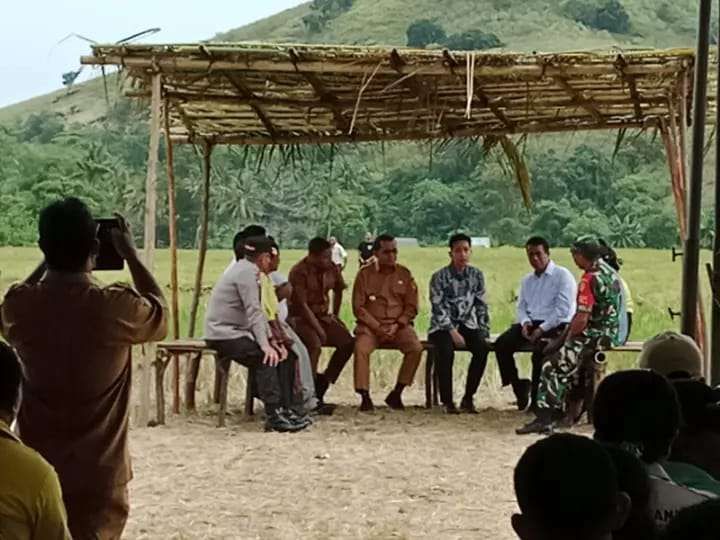 Wujudkan Swasembada Pangan, Petani di Sikka Dapat Bantuan Traktor Tangan dan Pompa Air dari Wapres Gibran