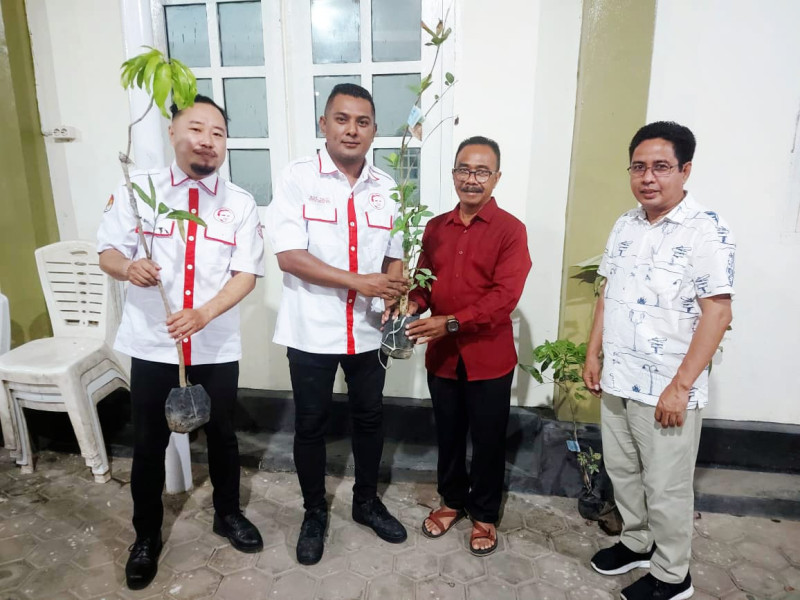 JMP NTT Salurkan Ribuan Bibit Pohon untuk Jemaat Gereja Betel Oesapa Kupang