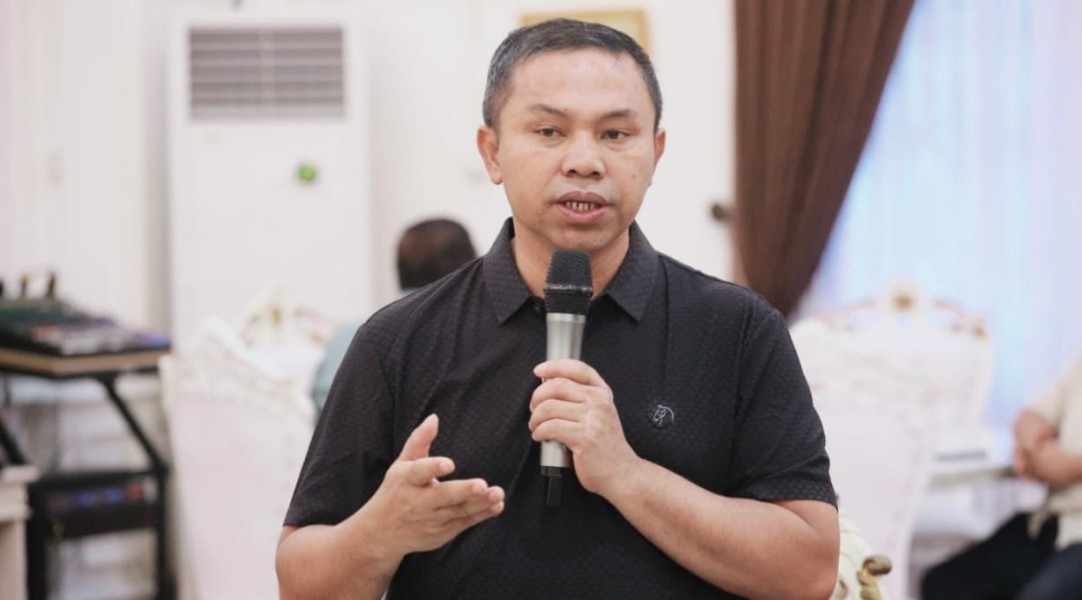 Gubernur Tunjuk Roni Rakhmat Sebagai Plt Kadispar Riau