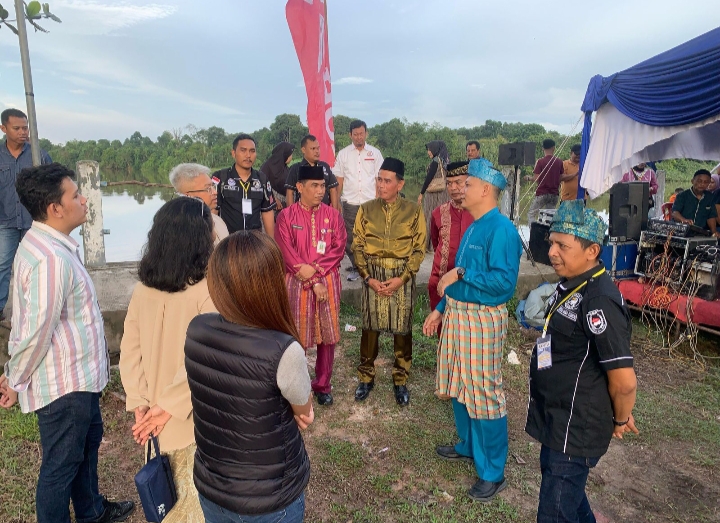 Ramadan 2025, GMR Mengangkat Tradisi Budaya Melayu, Melepas 50 Ribu Ikan Patin di Sungai Siak