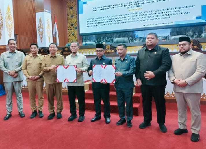 Tok..tok! DPRD Pekanbaru Sahkan APBD-P 2025