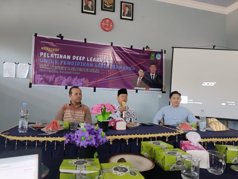 Untuk Kompetensi Para Guru, SMAN 2 Sengingi Hilir Gelar Pelatihan Deep Learning