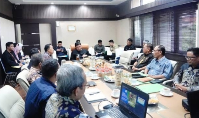 Tingkatkan Ekonomi Warga, Bupati Garut Persilahkan Warga Tanam Sawit di Lahan Seluas 1.500 Ha
