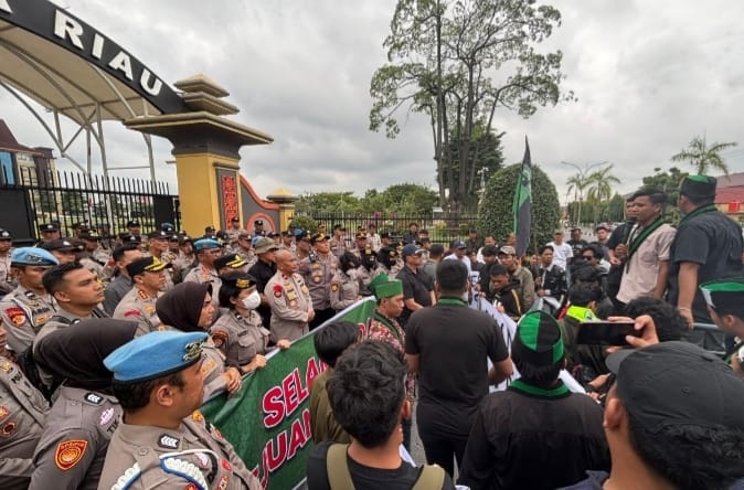 Gelar Aksi Damai di Mapolda Riau, Ini Poin Penting Pernyataan HMI Badko Riau-Kepri