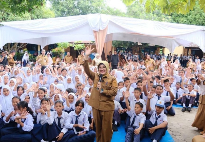 Bupati Afni Apresiasi Prestasi Adiwiyata Mandiri 2025 SMPN 2 Kandis