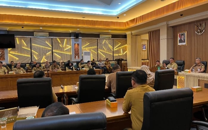 SK Penunjukan Diserahkan Sekda Riau, Berikut 19 Plt OPD Pemprov