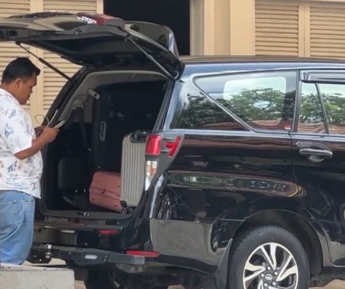 Pasca Ditetapkan Tersangka, Rumah Dinas Gubernur Riau Digeledah KPK