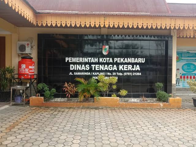 Disnaker Siap Fasilitasi Kasus Tripartit Ferdinandus Nipa dengan Yayasan Proyoga Riau