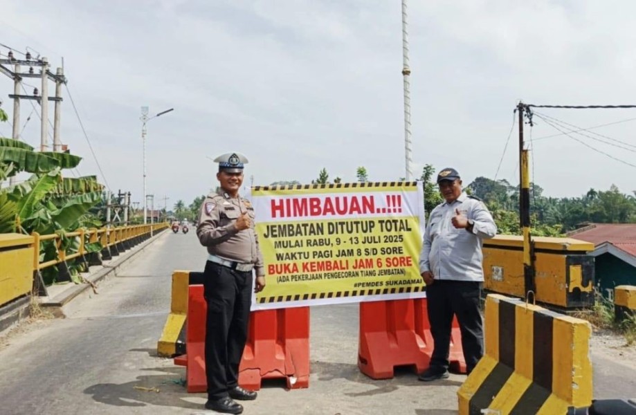 Proses Pengecoran Tiang, Jembatan Sungai Rokan Tutup Total