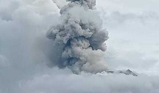 Badan Geologi ESDM Turunkan Tim Beri Pendampingan Korban Erupsi Gunung Lewotobi