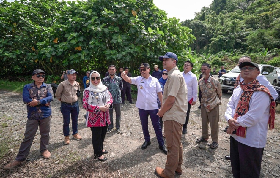 Pendapatan Petani Sawit Capai Rp19 Juta Berbulan buat Menteri Transmigrasi Takjub