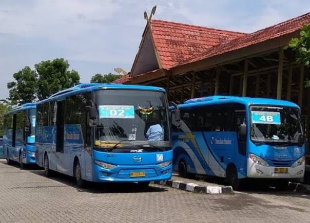 Pemko Gratiskan Semua Pelajar Naik Bus TMP