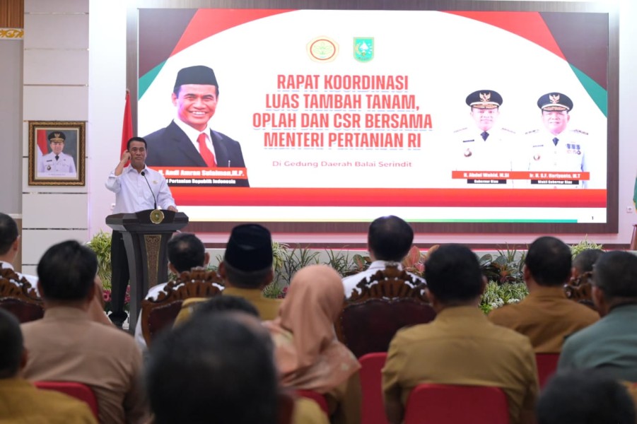 Mentan Fokus Hilirisasi Kelapa dan Program Cetak Sawah di Riau