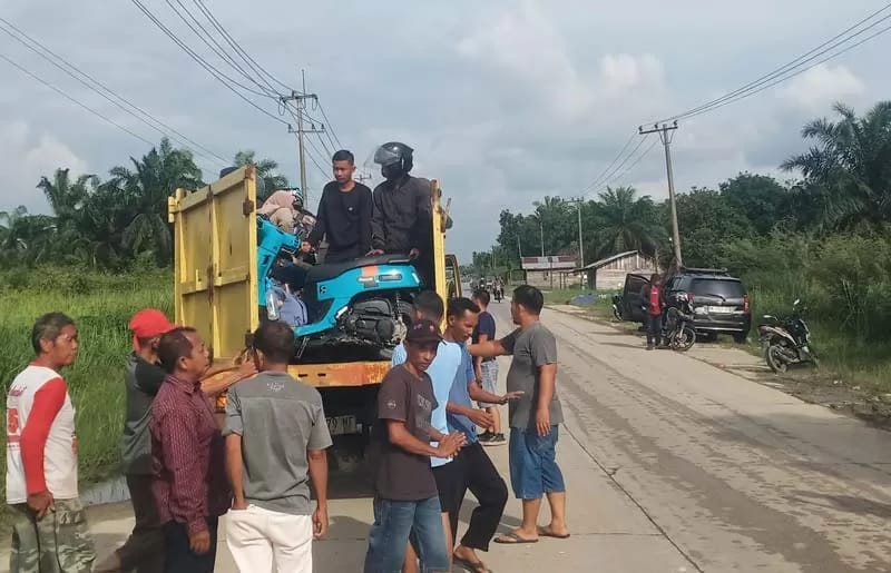 Banjir di Jalintim Makin Tinggi, Pengendara Motor Diminta Tak Melintas
