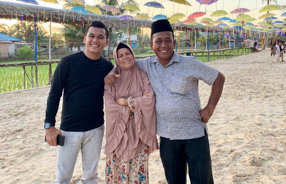Bakal Seru! Ujang Leno akan Berlawanan dengan Putranya Maliki, Rebut Kursi Bupati Rohil. Sama Daftar di PDI P