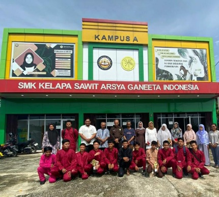 Berikan Pelayanan Orangtua: Disdik Riau Bantu Daftar Offline Jalur Bosda Afirmasi SMA dan SMK Swasta