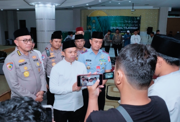 Pemprov Riau Bersama Forkopimda dan Komunitas Driver Ojol Gelar Doa Bersama di Masjid An-Nur