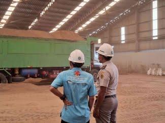 Kapuas Rutin Ekspor Bungkil Sawit ke Malaysia