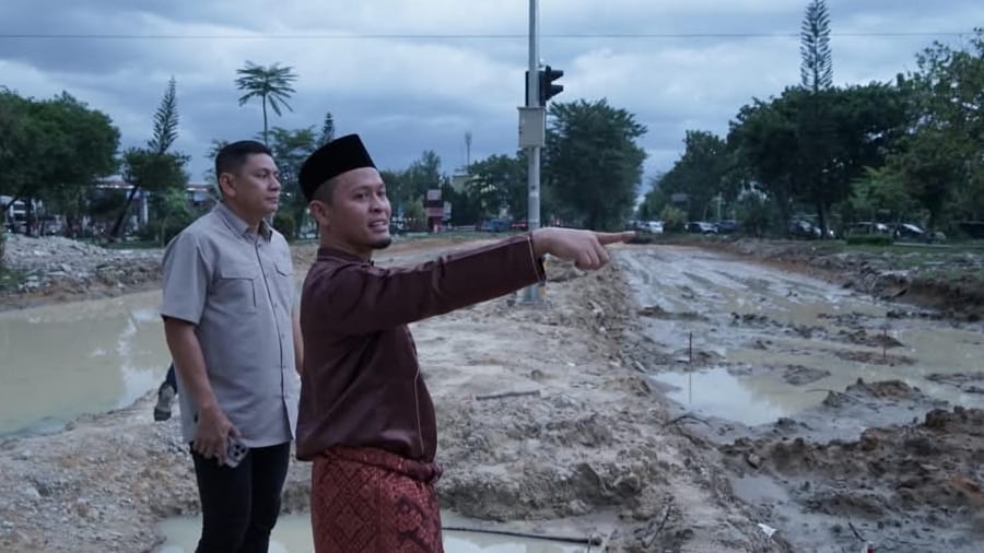 Atasi Kemacetan, Simpang Sebidang Arifin Ahmad Mulai Diaspal Januari 2026