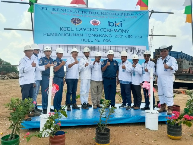 PT BDP Gelar Keel Laying Ceremony Pembangunan Tongkang 250 x 80 x 14 Feet