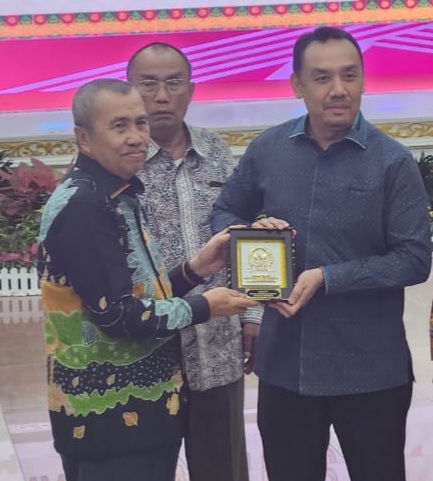 Dari Rapat bersama Komisi V DPR RI,  Effendi Sianipar dan Gubri Sepakad Bangun Riau Bersama