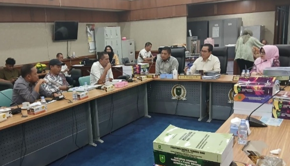 Panggil Dua Perusahaan Sawit, Komisi III DPRD Riau Soroti Soal Amdal dan Pajak Air