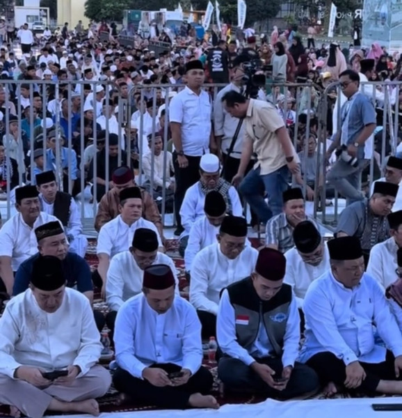 Ribuan Warga Riau Ikuti Buka Bersama dengan Gubri di Masjid An-Nur Pekanbaru