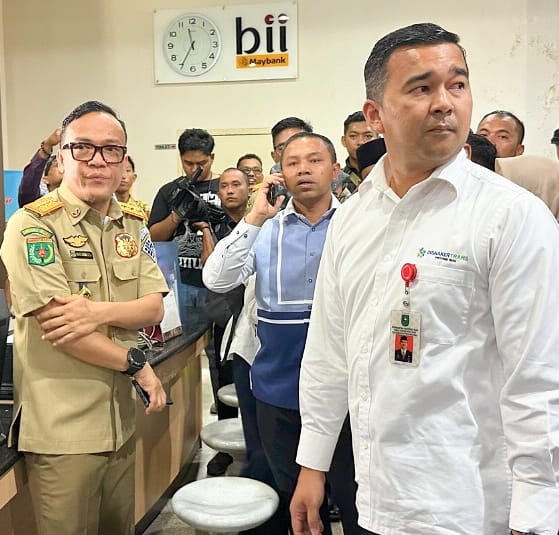 Lindungi Hak Pekerja, Pemprov Riau Tak Benarkan Penahanan Ijazah Karyawan