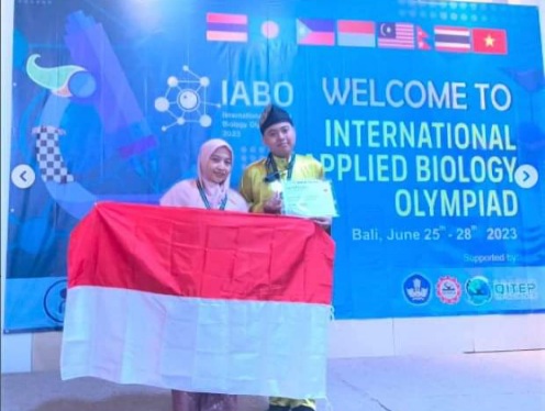 Keren...Danish Deandra Dhaifullah Juara di Olimpiade Biologi Internasional